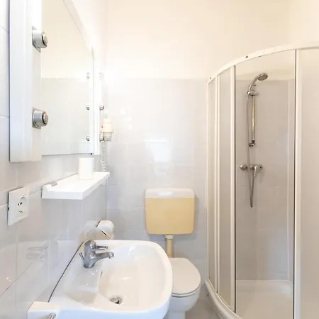 Yachting Apartmán *